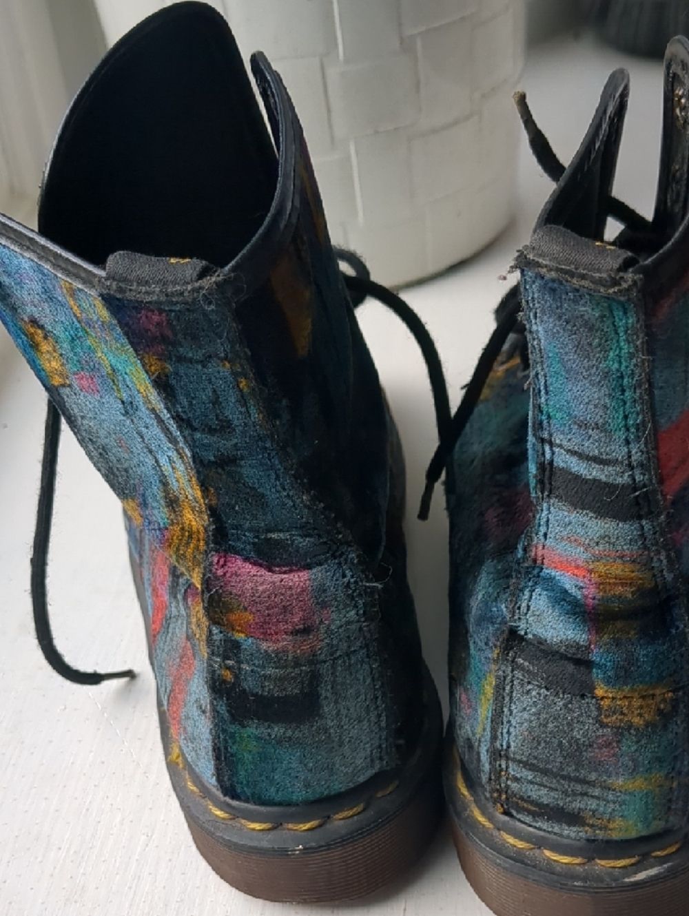 Rare Dr. Martens Women's Multicolor Velvet 8 Hole Boots Size 7 - Picture 2 of 7